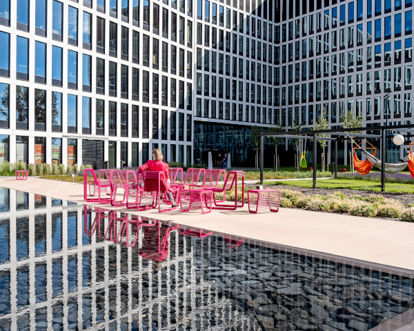 Glas Trösch Glass Enhances Community-Focused Face2Face Campus