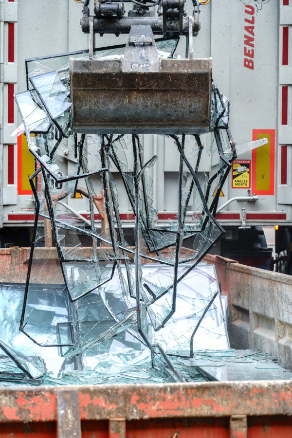 The dismantled insulating glass units were processed by a specialist recycling company. Photo: Institute for Constructive Design, ZHAW