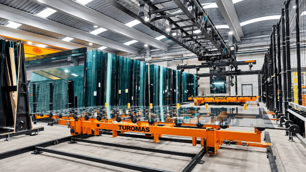 Figure 2. Automatic glass loading system at REACH BUILDING.