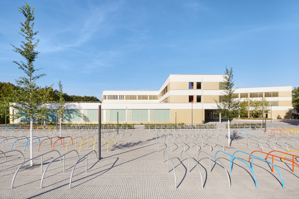 Grace-Hopper-Gesamtschule-with-Triple-Sports-Hall
