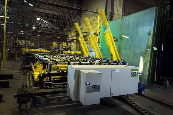 Since the installation of a HEGLA Optimax cutting table and a fully automated Rapidstore system at Custom Glass, the company has gone from strength to strength.