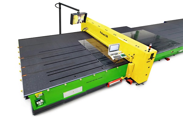 Equipped with the patented laser diode heating system, the ProLam LSR increases productivity by twenty per cent in terms of pane throughput, while also improving edge quality.