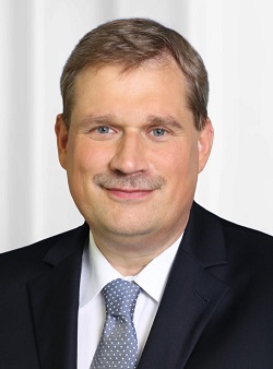 Herr Dr. Heinricht, Schott AG