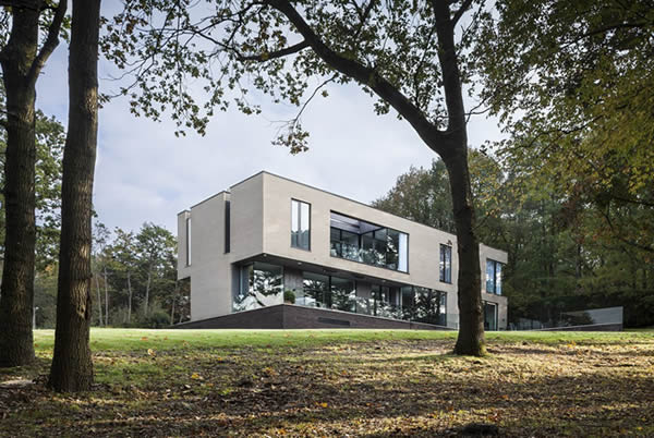 High Acres Barnet: Double Height Glass Elevation to Modern Villa