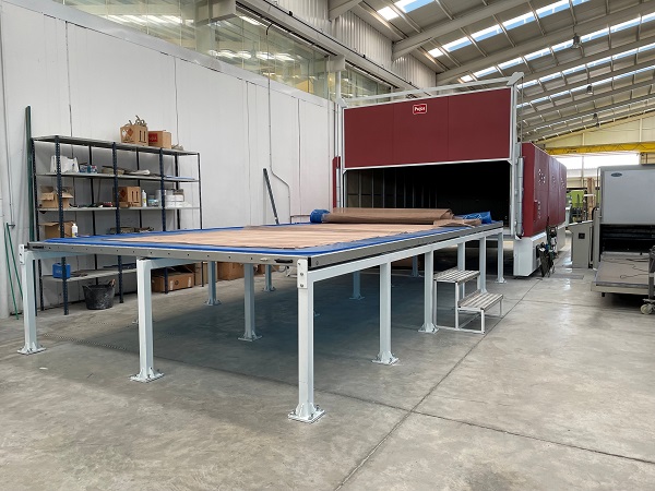 Hornos Pujol delivers a new oven to Cerviglas for curved laminated glass manufacturing