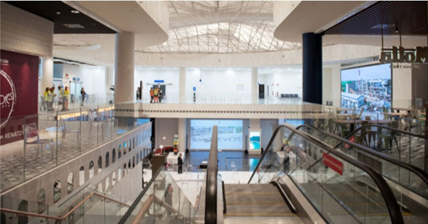 Internal glass and balustrades of new catering area in Linate Airport treated with Diamon-Fusion® protective coating