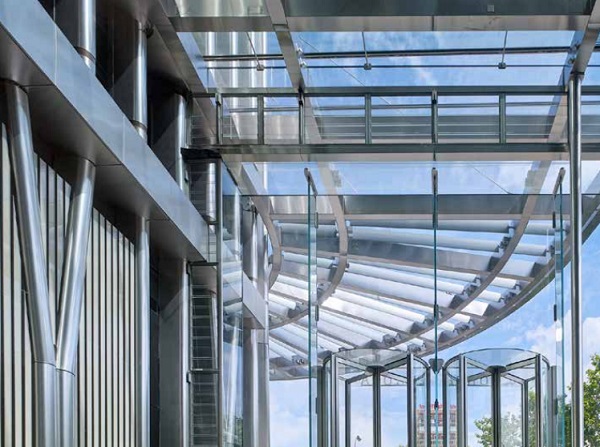 The iconic Torre Europa building in Madrid boasts a new entrance hall composed of two structural glass façades and a steel canopy.