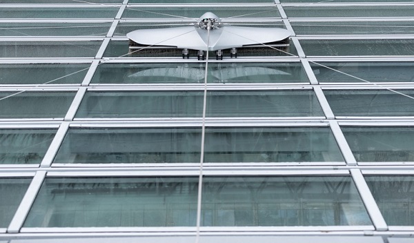 Window cleaning robot working at Utrecht Central Station