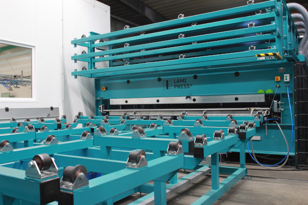 © LamiPress®; LamiPress 4030 with LamiStore variant and a usable surface area of 4 x 3 m