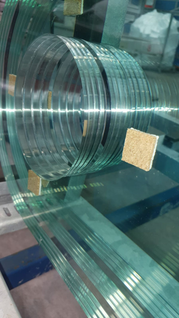 © LamiPress; Execution of a complex step with glass holes in LamiPress quality