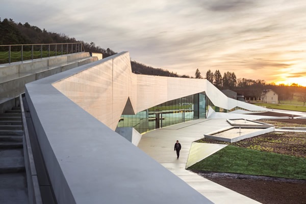 Lascaux IV International Centre for Cave Art