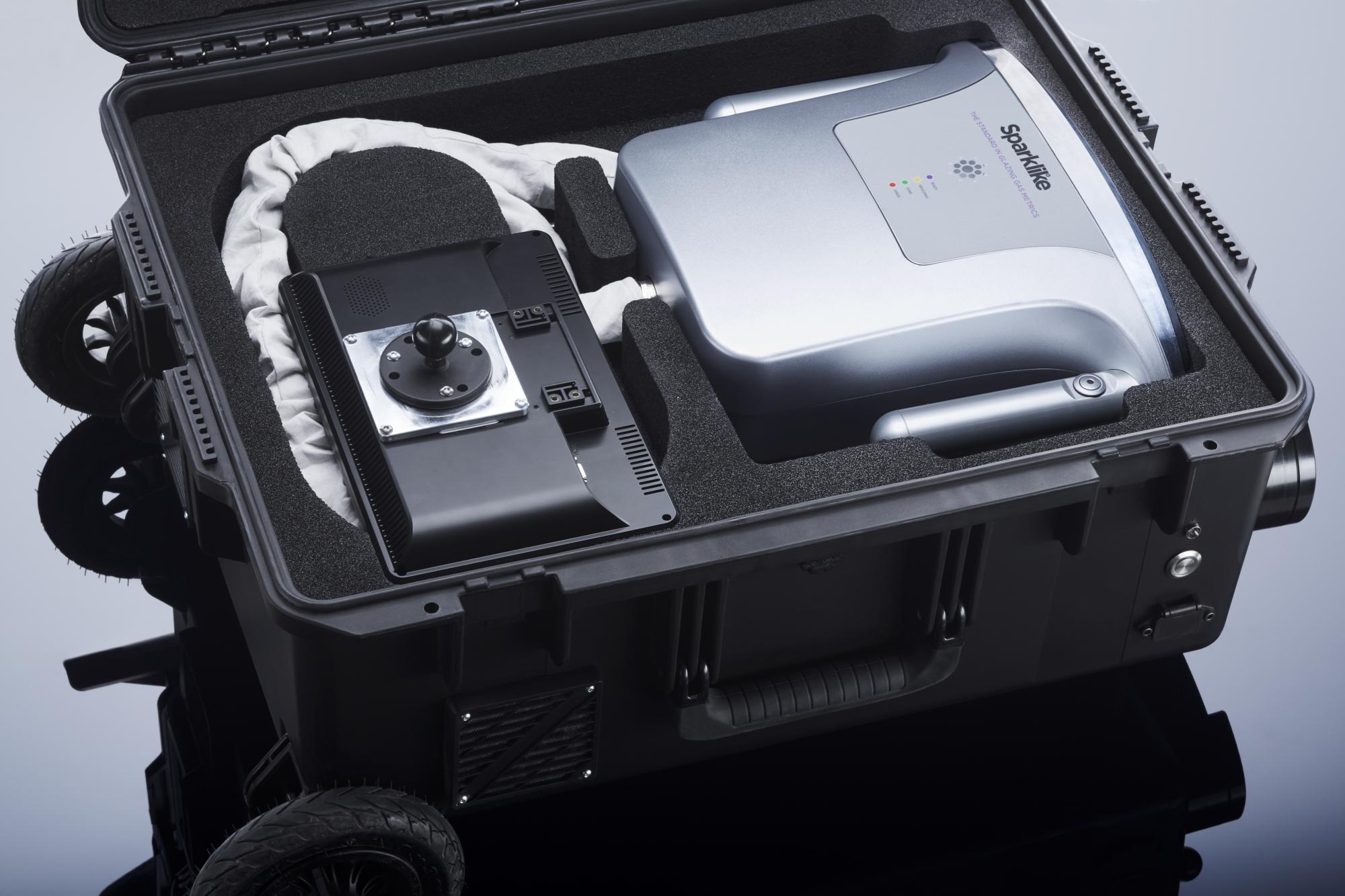 Sparklike Laser Portable for non-destructive insulating glass gas fill analysis