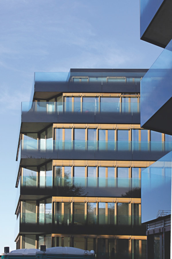 Glas Trösch’s All-Glass Balustrades Elevate Panoramic Living in Lausanne Project