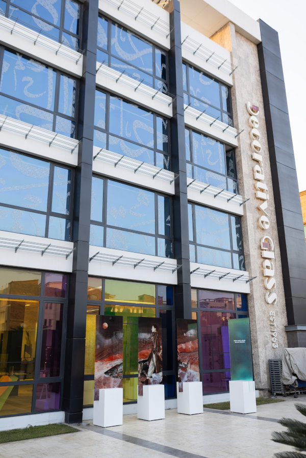 The artistically designed glass façade by Decorative Glass © LiSEC