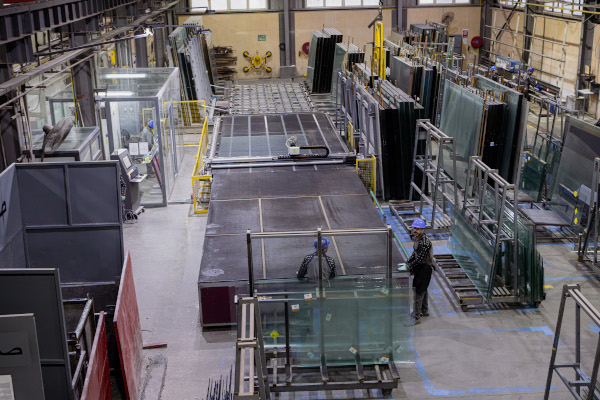 LiSEC glass cutting in use at Decorative Glass © LiSEC