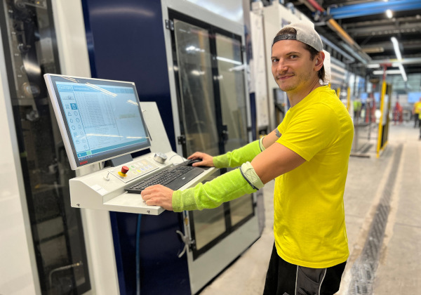 Fig. 5: Machine operator Nick Stadler: “The change in working with a storage system was quite quick and uncomplicated.”