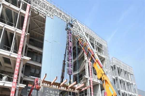 NorthGlass' First 18.3-Meter 