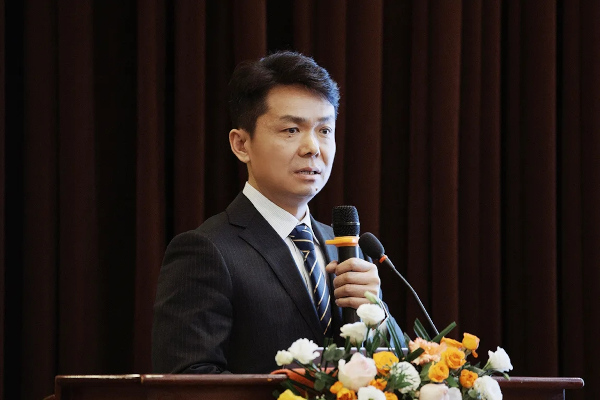 Mr. Feng Gao, general manager of Shanghai Coating Technology BU