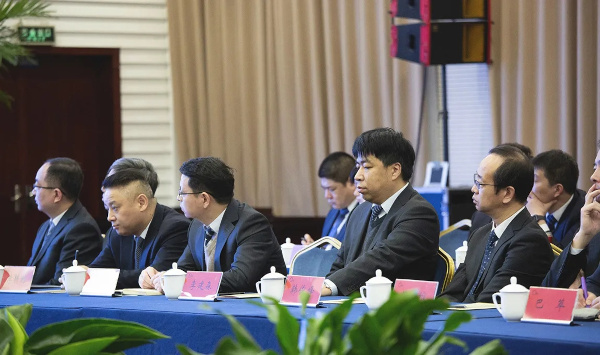 NorthGlass work meeting was held in Luoyang