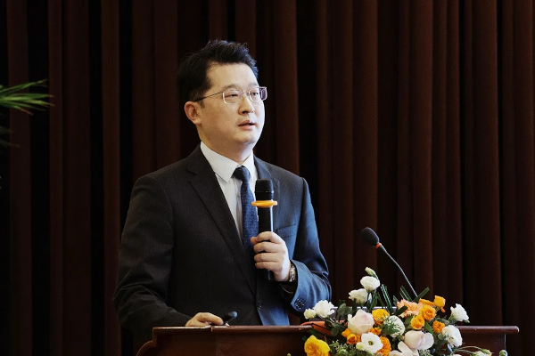 NorthGlass executive director, president assistant    Mr. Wenbo Dun