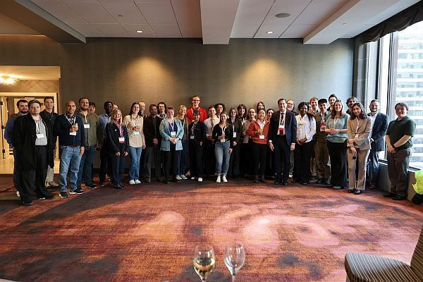 Attendees at the GOMD student mixer on Monday night. Credit: ACerS