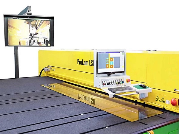 The ProLam LSR from HEGLA is equipped with the laser diode heating system as standard and increases productivity by 20 percent or more, measured by pane throughput.
