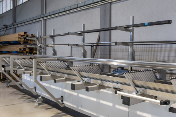 © LiSEC; spacers to be processed are stored in a 15-slot profile magazine