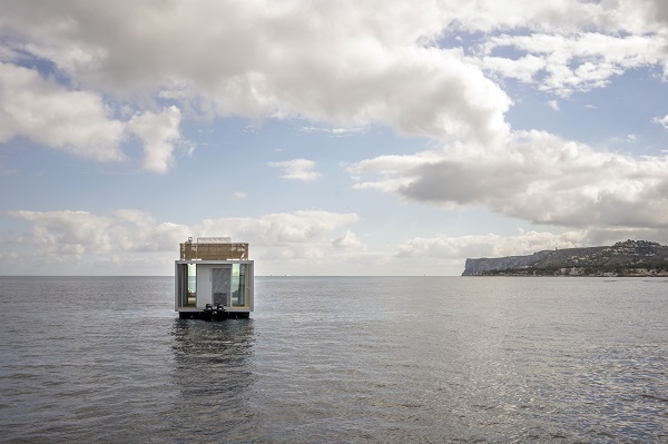 Guardian Glass glazed envelope installed at Punta de Mar, a unique advanced floating accommodation in Spain | Photo Mano de Santo ®