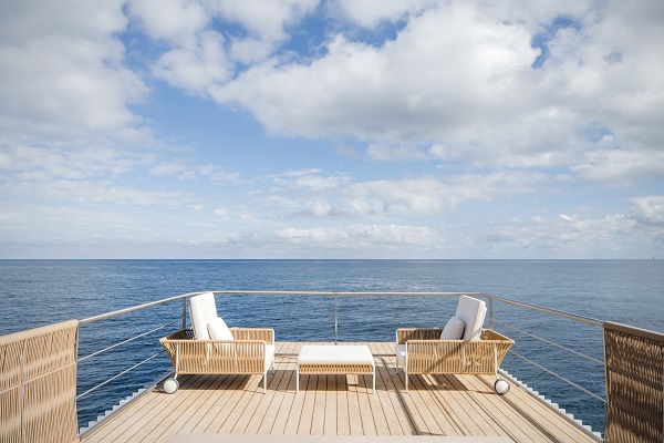 Guardian Glass glazed envelope installed at Punta de Mar, a unique advanced floating accommodation in Spain | Photo Mano de Santo ®