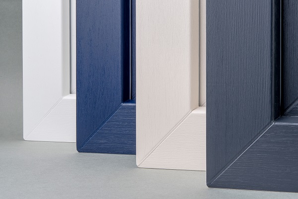 In conjunction with plain colours, the new VLF emboss is reminiscent of freshly painted solid wood.