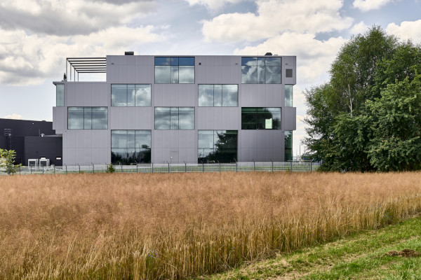 EUROGLAS glazes cubistic headquarters