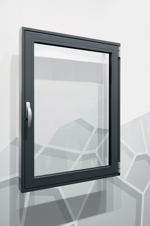 Overall view of a window design with “Roto AL 300” for profile systems with integrated offset Edge