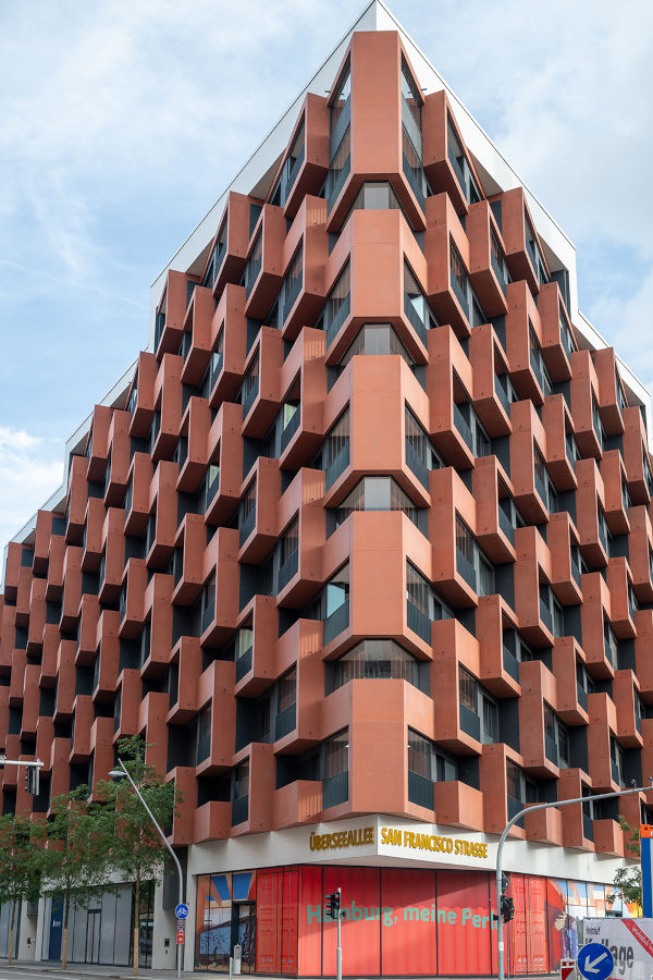 Residential project ‘Eleven Decks’ in Hamburg High-quality living with a contemporary insulating glass solution, realised by isophon glas using SANCO products. Photo: SANCO