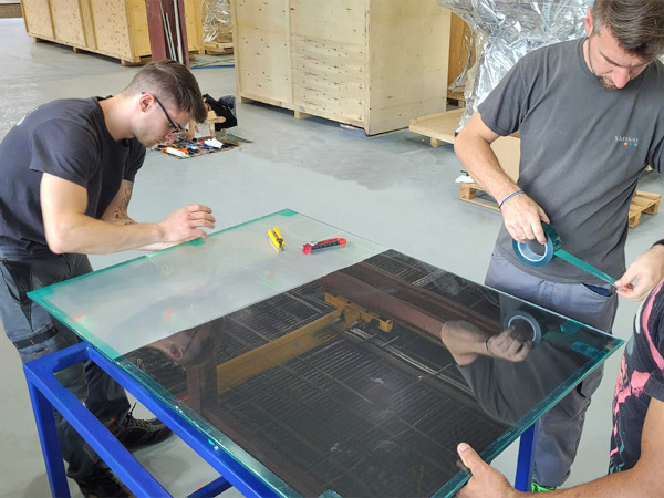 STRATO®: the interlayer revolutionizing safety glass and the global technical support behind it