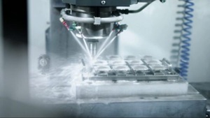During the shaping process the (so far) square glasses receive their final shape to later perfectly fit the corresponding smart glasses. Photo: SCHOTT