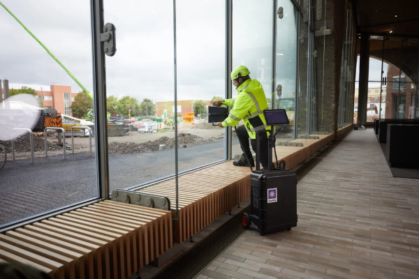 Sparklike Laser Portable on-site measuring gas concentration.