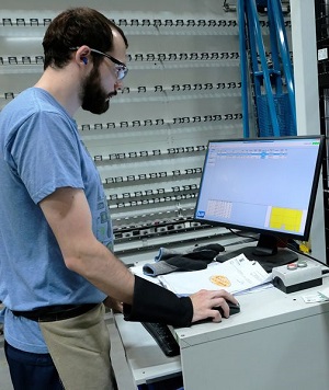 Controlled via network: A+W Production Monitor on the vertical LSG cutting line