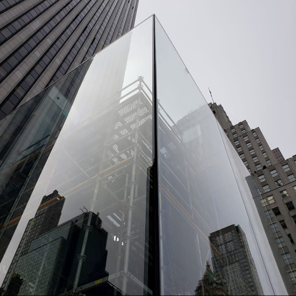 Iconic Apple Store on 5th Avenue in NYC being Treated with UNELKO’s Invisible Shield® PRO 15 Glass Protection as Long–Term Preservation Benefit