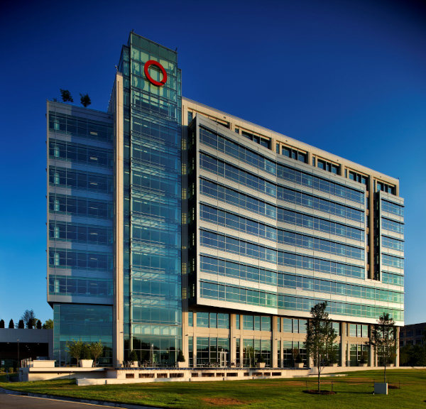 Imperial Tower, Durham, North Carolina, Solarban® 70 Glass | Architect: Little Diversified Architects, Glass Fabricator: Trulite, Glazing Contractor: Harris Cartner, Photography: JWest Productions LLC