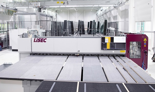 VSL-A – Cutting system for laminated glass (Image credit: LiSEC Austria GmbH)