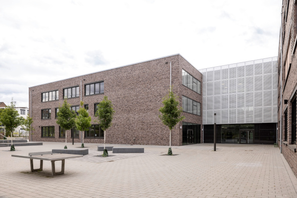 OKALUX Brings Light to Learning: A Bright Future for Wim-Wenders-Gymnasium