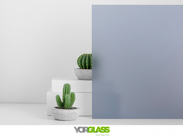 A series from Yorglass that adds color to glass and an indispensable trend in decoration: Tinted glass