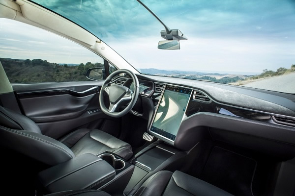 AGP eGlass produces the largest ever windshield in the history of a passenger vehicle