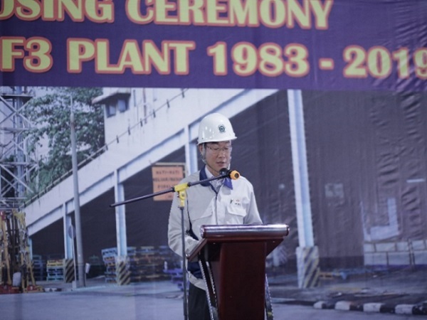 Takeo Takei, President Director gave a speech at the closing of F3 Flat Glass Furnace in Ancol, Jakarta