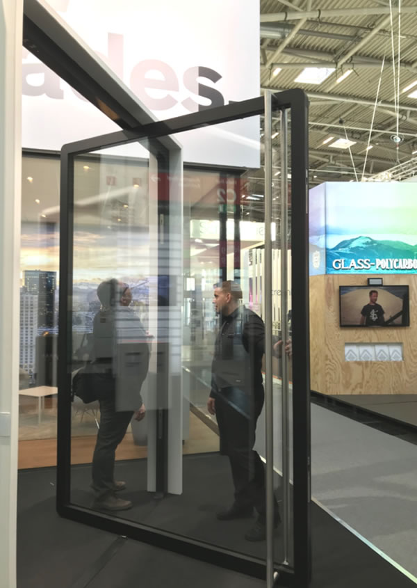 Award for the air-lux pivoting door