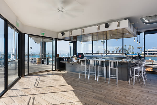  CRL-U.S. Aluminum Glazing Systems Help Enhance Oceanfront Views of Expansive Brewpub 