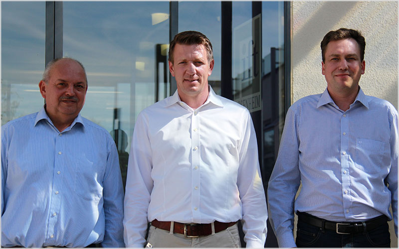 The two Directors of the new ift MessTec GmbH, Betriebswirt Matthias Fröhleke and Dipl.-Ingenieur (FH) Stephan Lechner join Dipl.-Ing. Manfred Globke in looking forward to attractive and interesting projects.