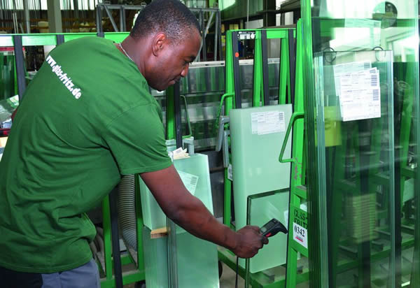 Thanks to the A+W's barcode-based operating data collection, the staff can clearly see the whereabouts and processing status of every single sheet at any time.