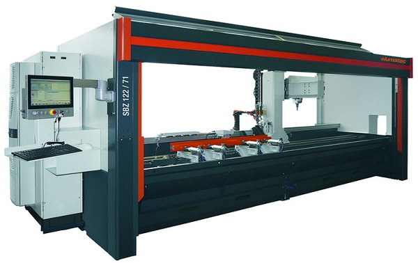 Profile machining centre SBZ 122/71: The 3-axis version from the SBZ 122 family delivers economical and efficient machining of aluminium, PVC and steel profiles. Image copyright: elumatec AG, Mühlacker