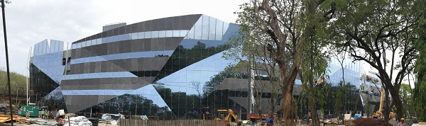 Cummins Technology Center in India: World's largest faceted wall